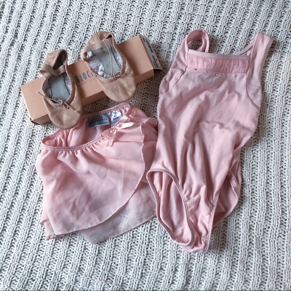 girls ballet outfit- size 4/5, and ballet shoes-9